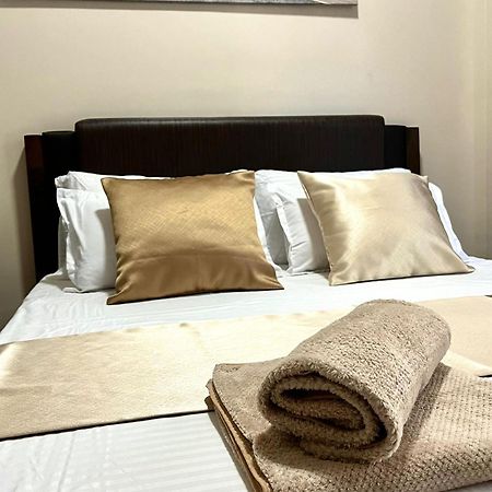 Studio At 81 Newport Boulevard Near Naia With Free Access To All Amenities Up To 2 Pax 마닐라 외부 사진