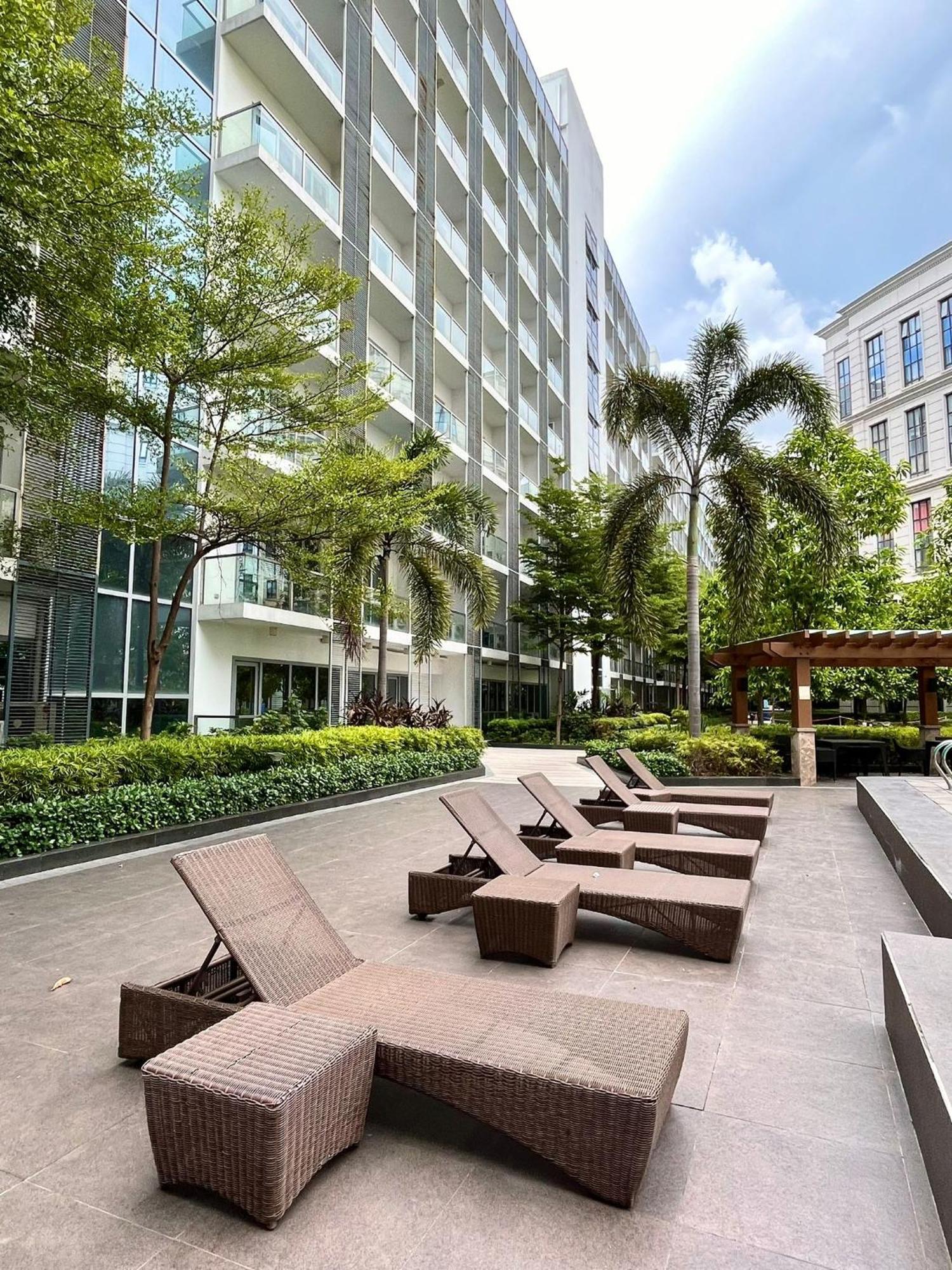 Studio At 81 Newport Boulevard Near Naia With Free Access To All Amenities Up To 2 Pax 마닐라 외부 사진