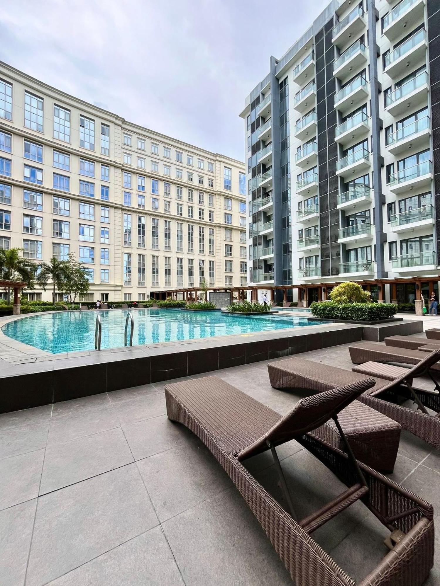 Studio At 81 Newport Boulevard Near Naia With Free Access To All Amenities Up To 2 Pax 마닐라 외부 사진