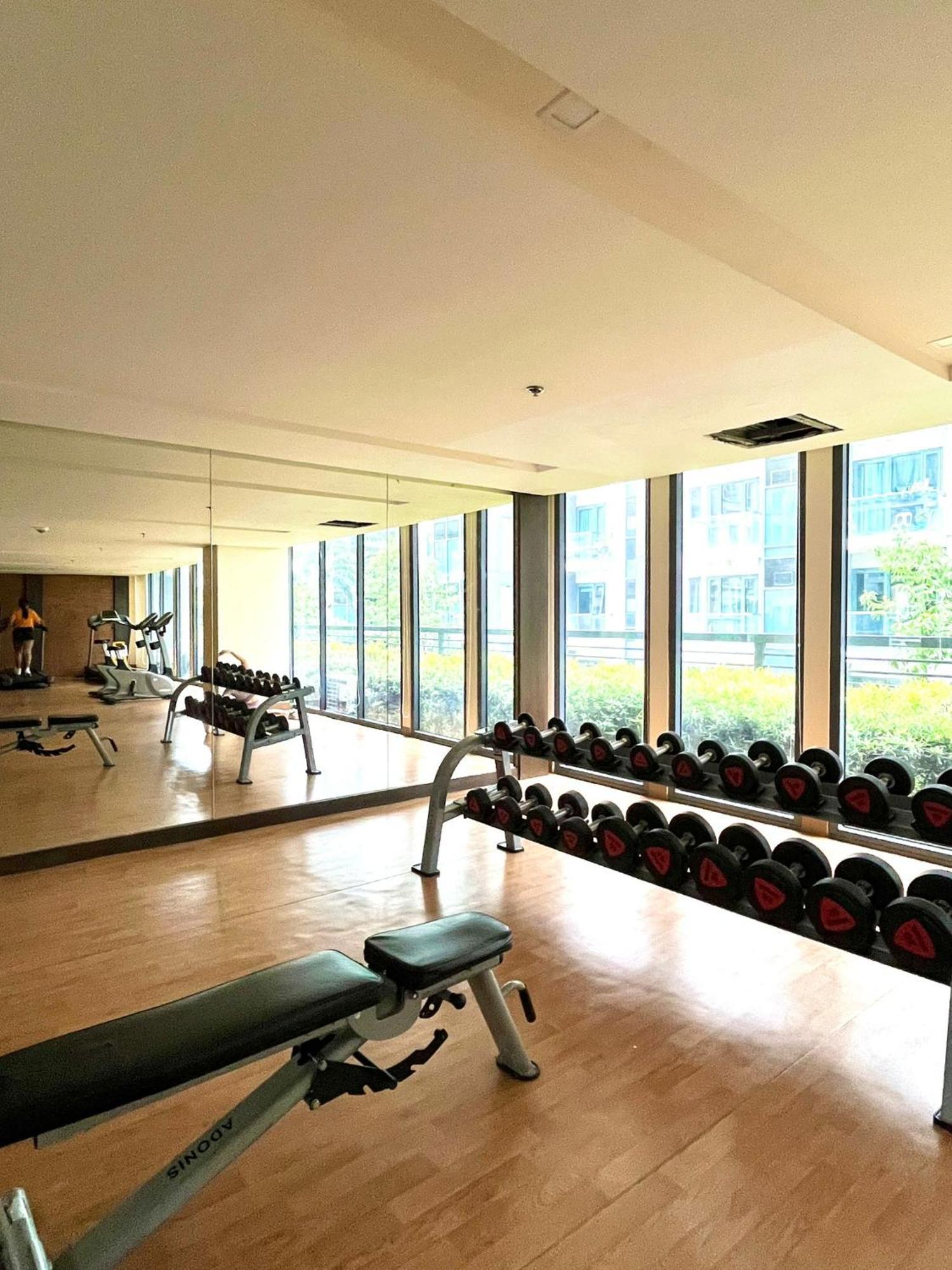 Studio At 81 Newport Boulevard Near Naia With Free Access To All Amenities Up To 2 Pax 마닐라 외부 사진