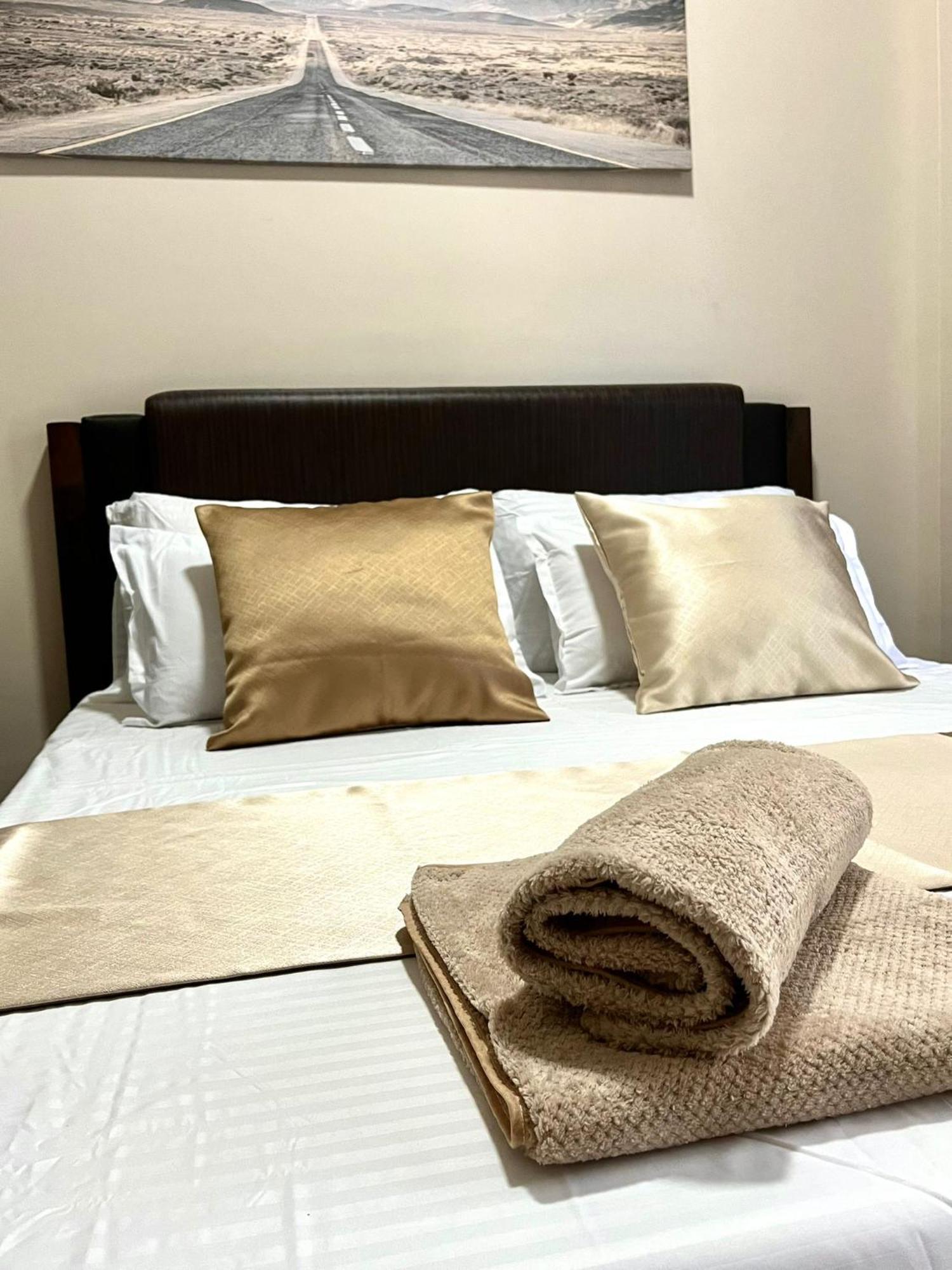 Studio At 81 Newport Boulevard Near Naia With Free Access To All Amenities Up To 2 Pax 마닐라 외부 사진